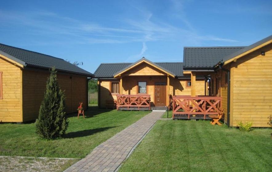 Villa Aurelia Pokoje Goscinne I Domki Letniskowe Mielenko Luaran gambar